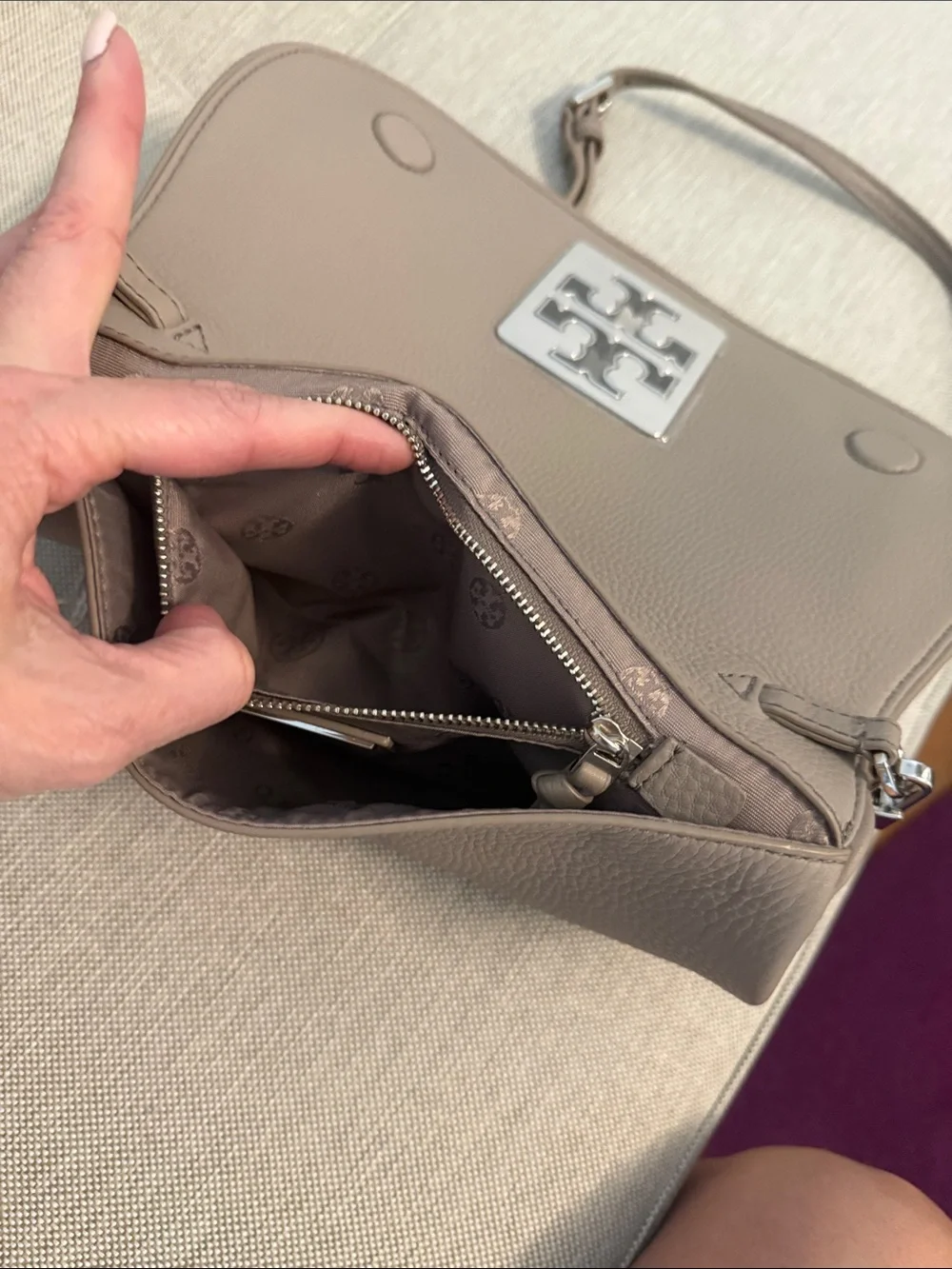 Tory Burch Beige Leather Crossbody Clutch with rare Silver Logo